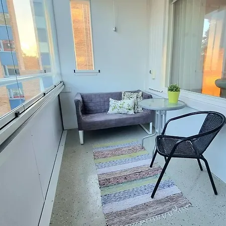 Tilava Kolmio Upealla Jaervinaekoealalla 3h+k Apartamento *